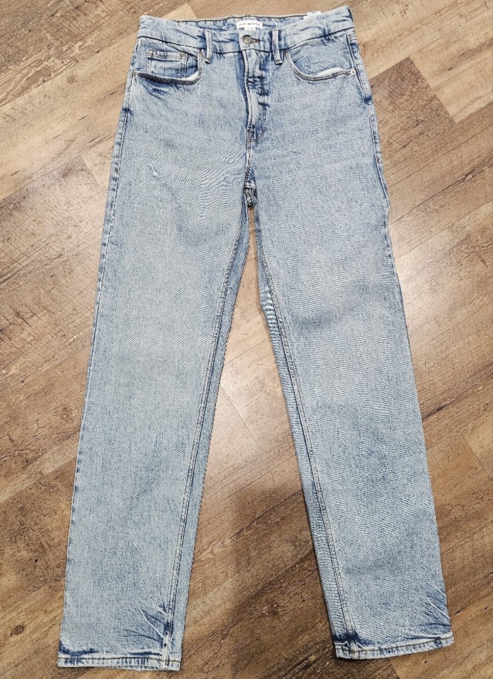 Light Wash Straight-Leg Jeans - Light Blue